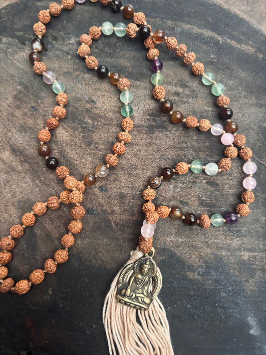 Mala - Rudraksha, rosenkvarts & flourit