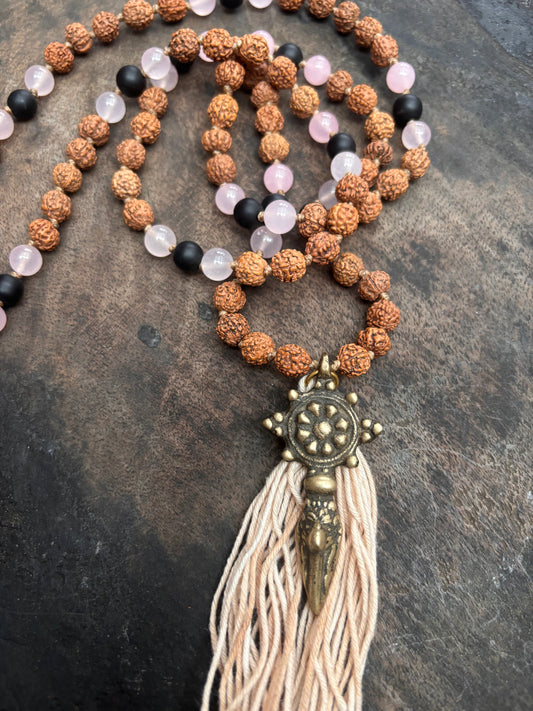 Mala - Rudraksha & rosenkvarts