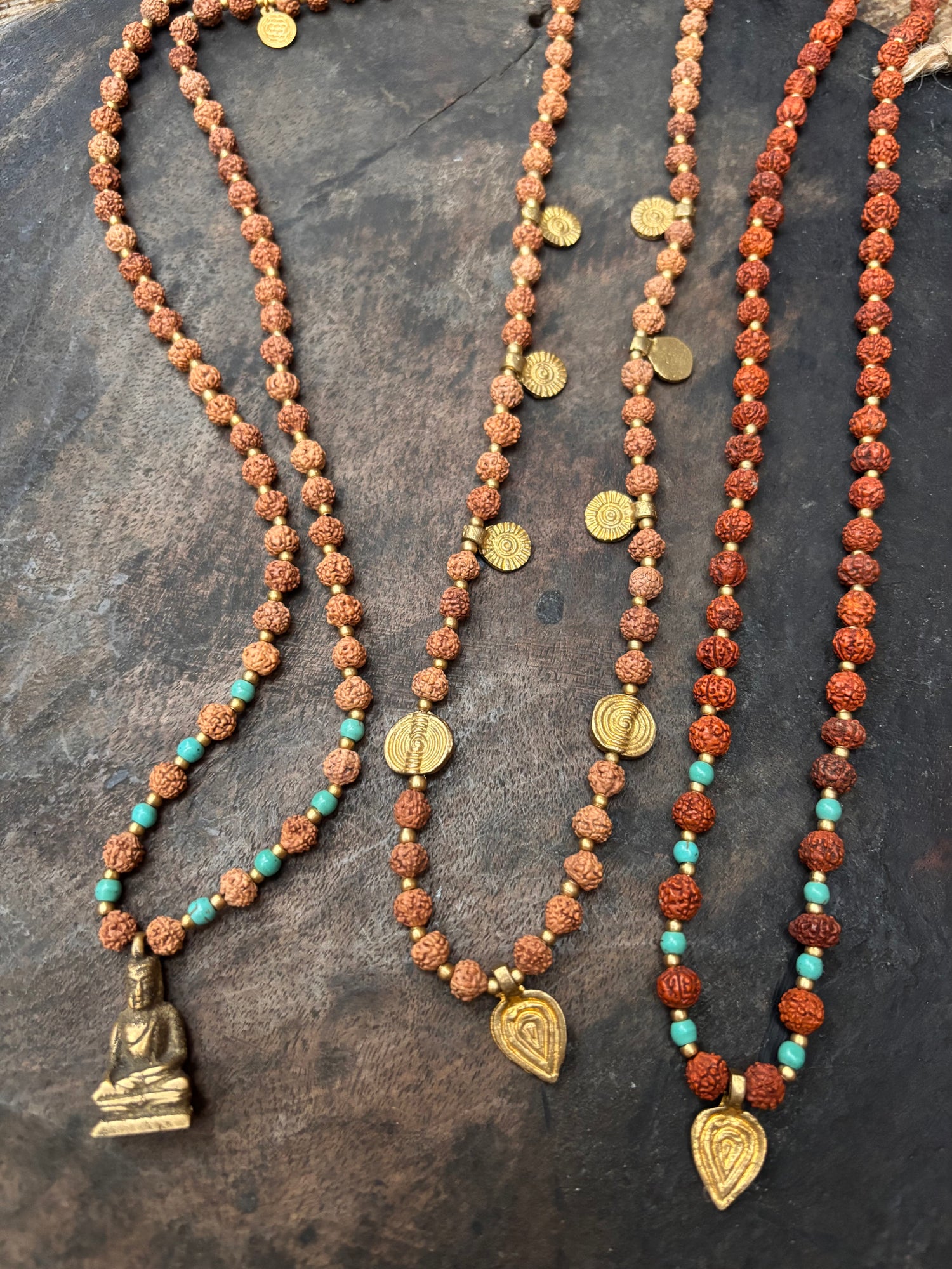 Halsband Rudraksha