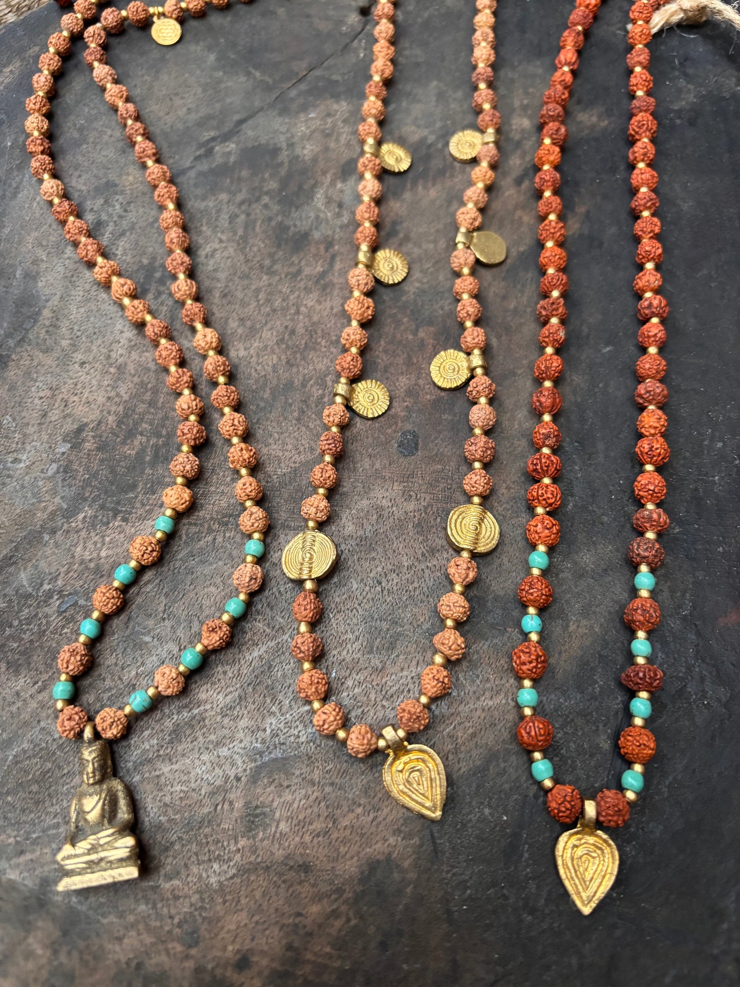 Halsband Rudraksha & Buddha
