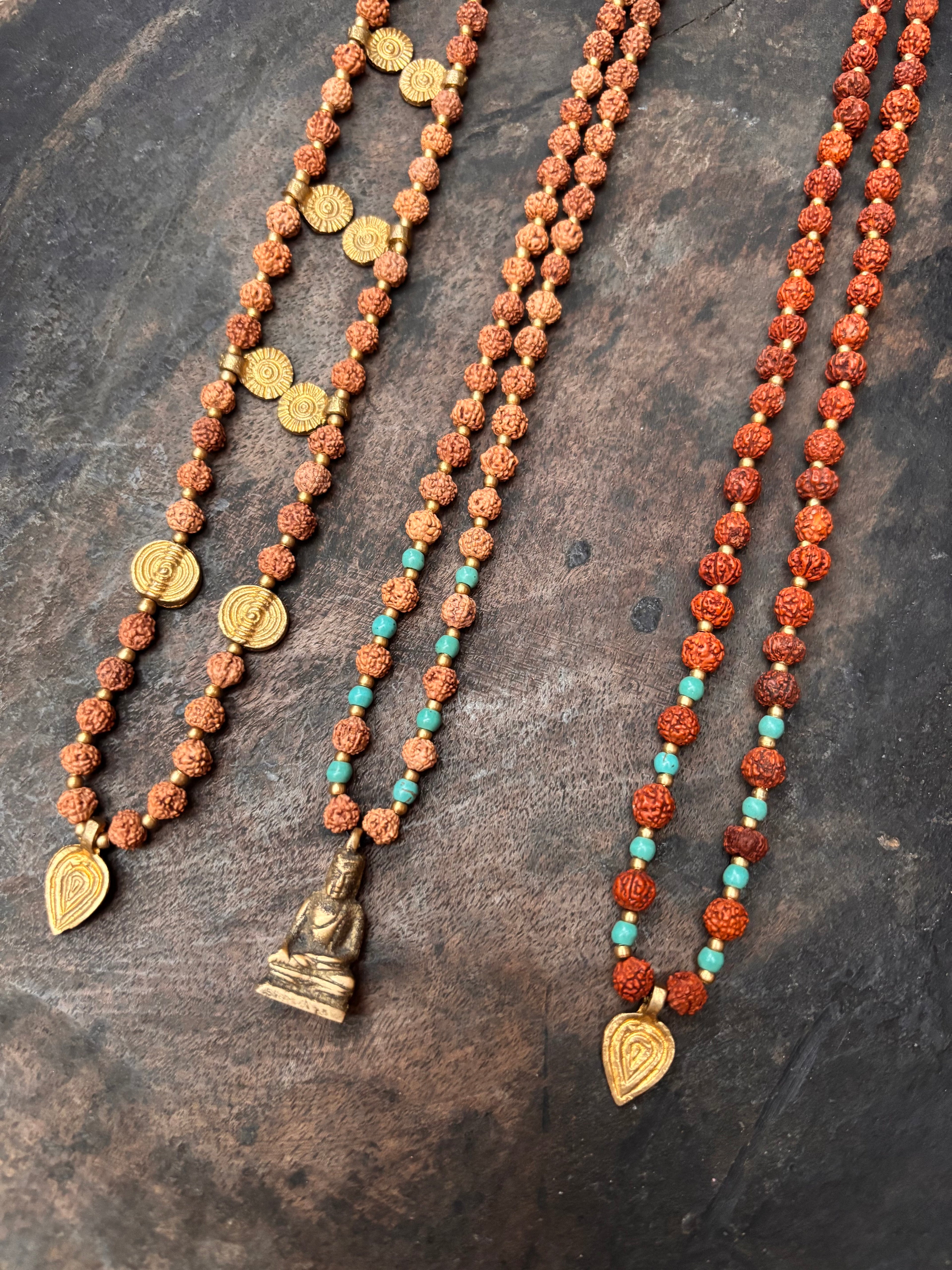 Halsband Rudraksha